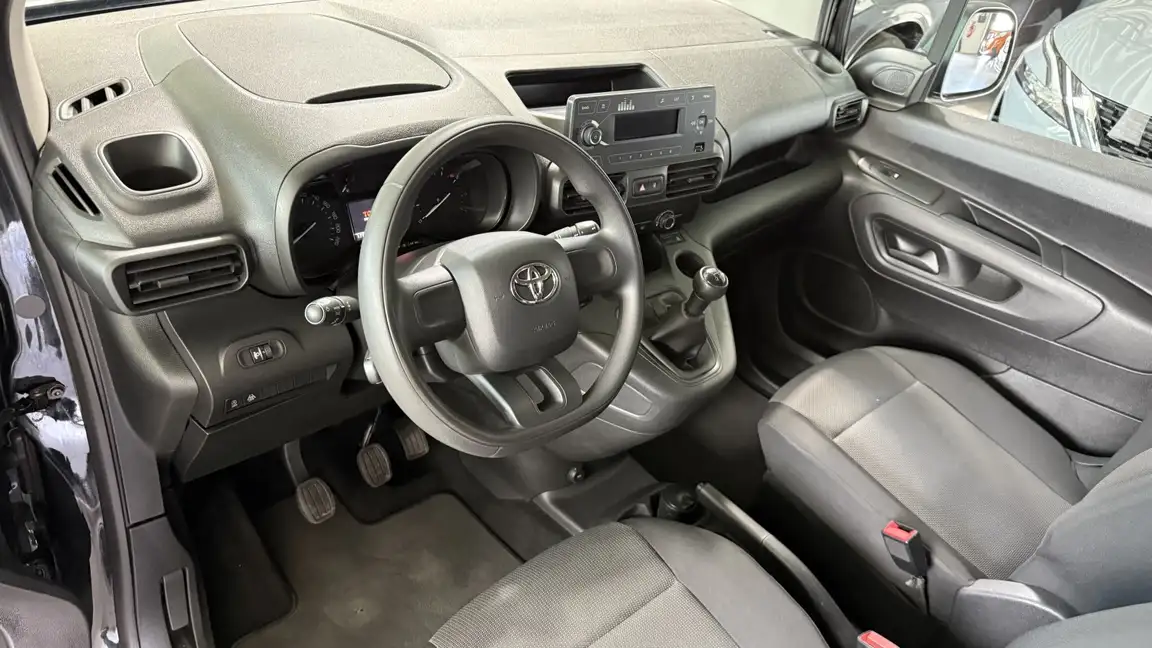 TOYOTA PROACE