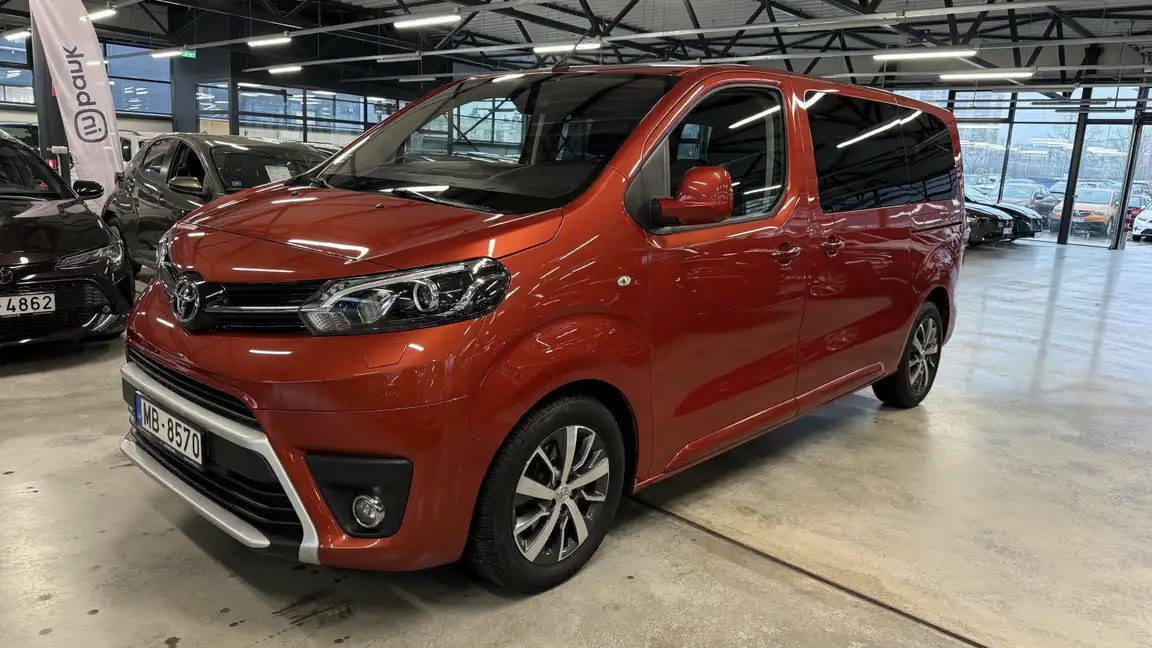 TOYOTA PROACE