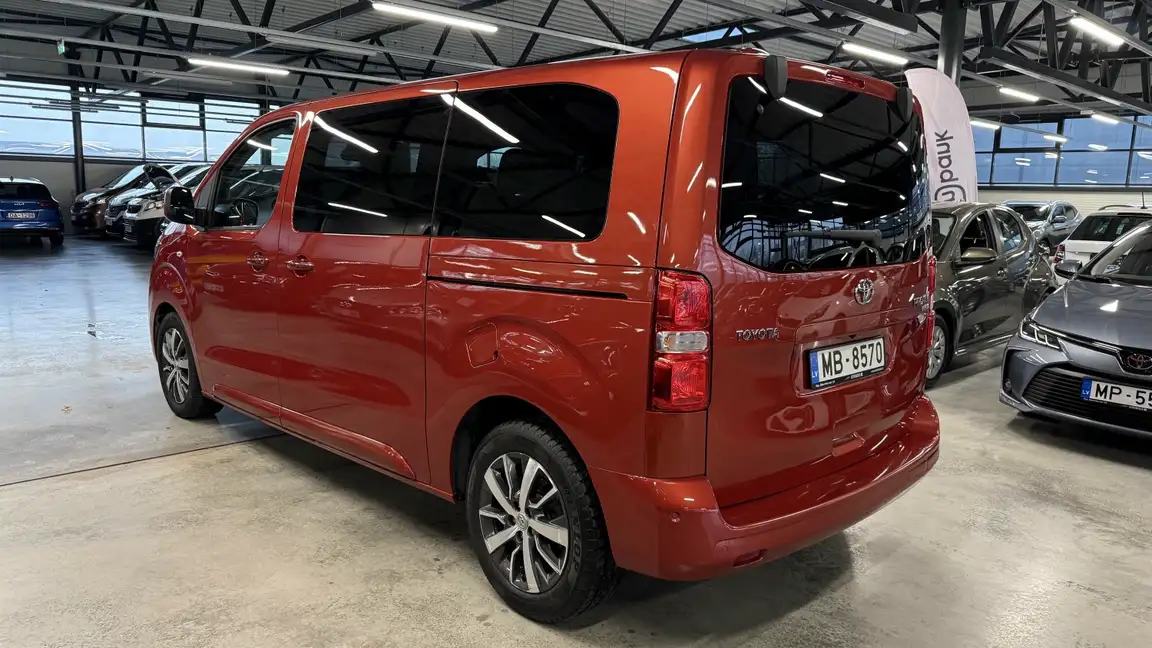 TOYOTA PROACE