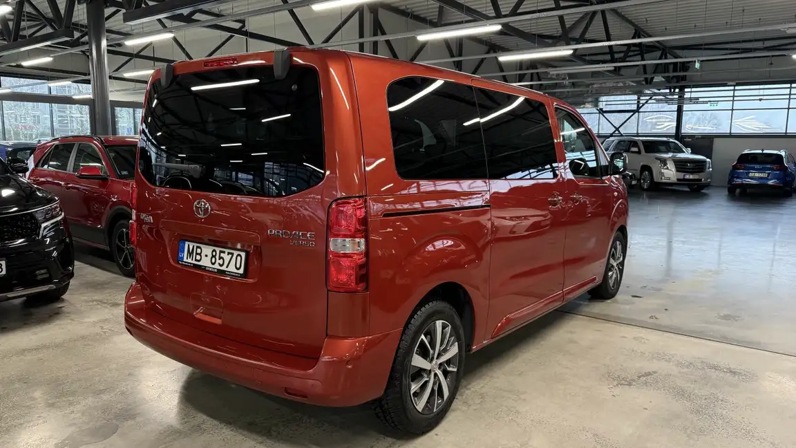 TOYOTA PROACE