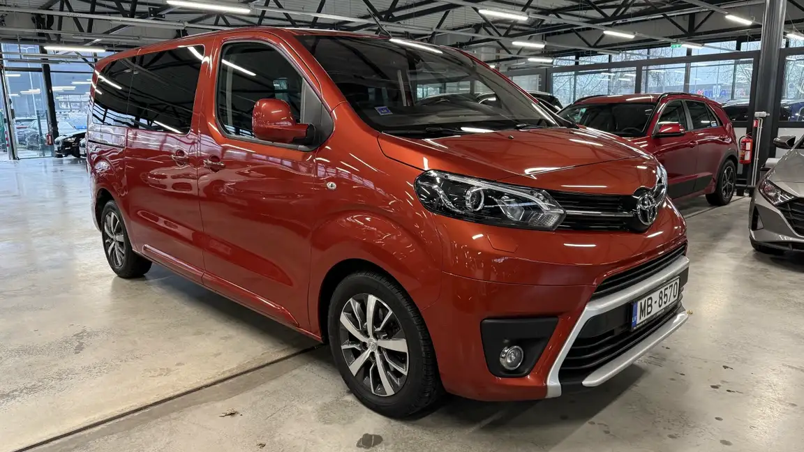 TOYOTA PROACE