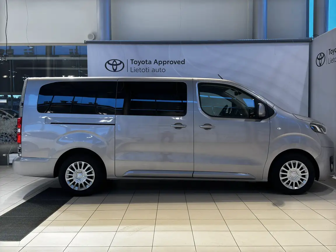 TOYOTA PROACE