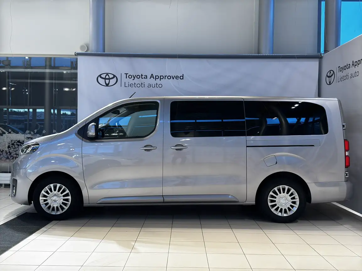 TOYOTA PROACE