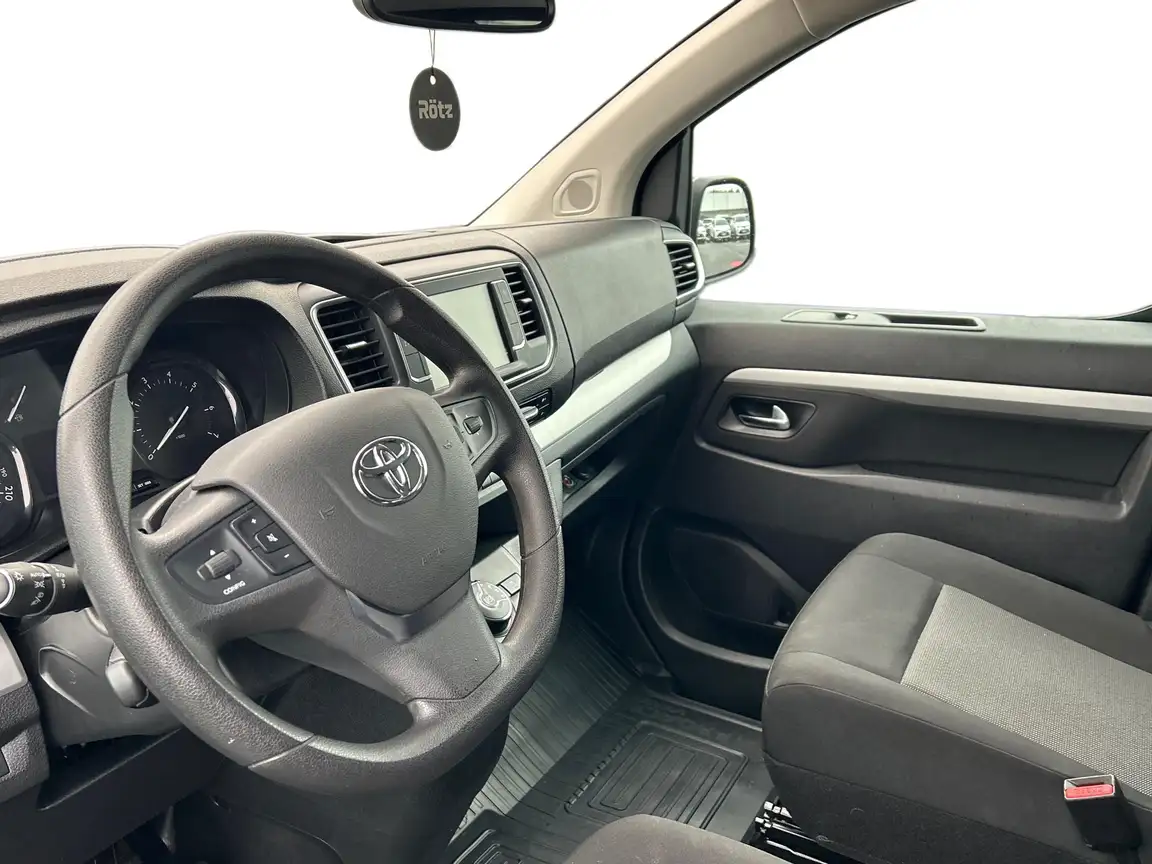 TOYOTA PROACE
