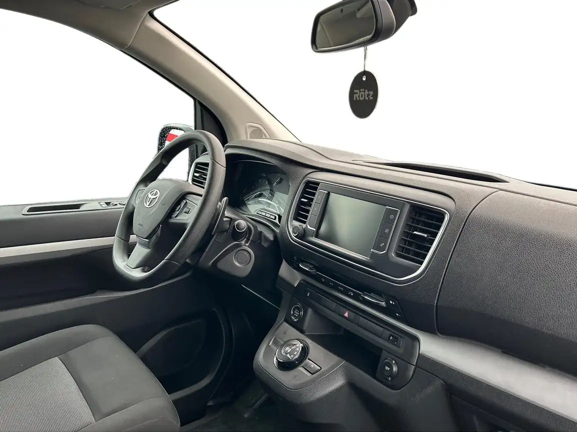TOYOTA PROACE