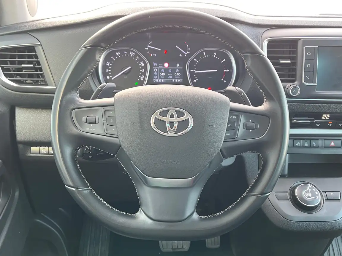 TOYOTA PROACE