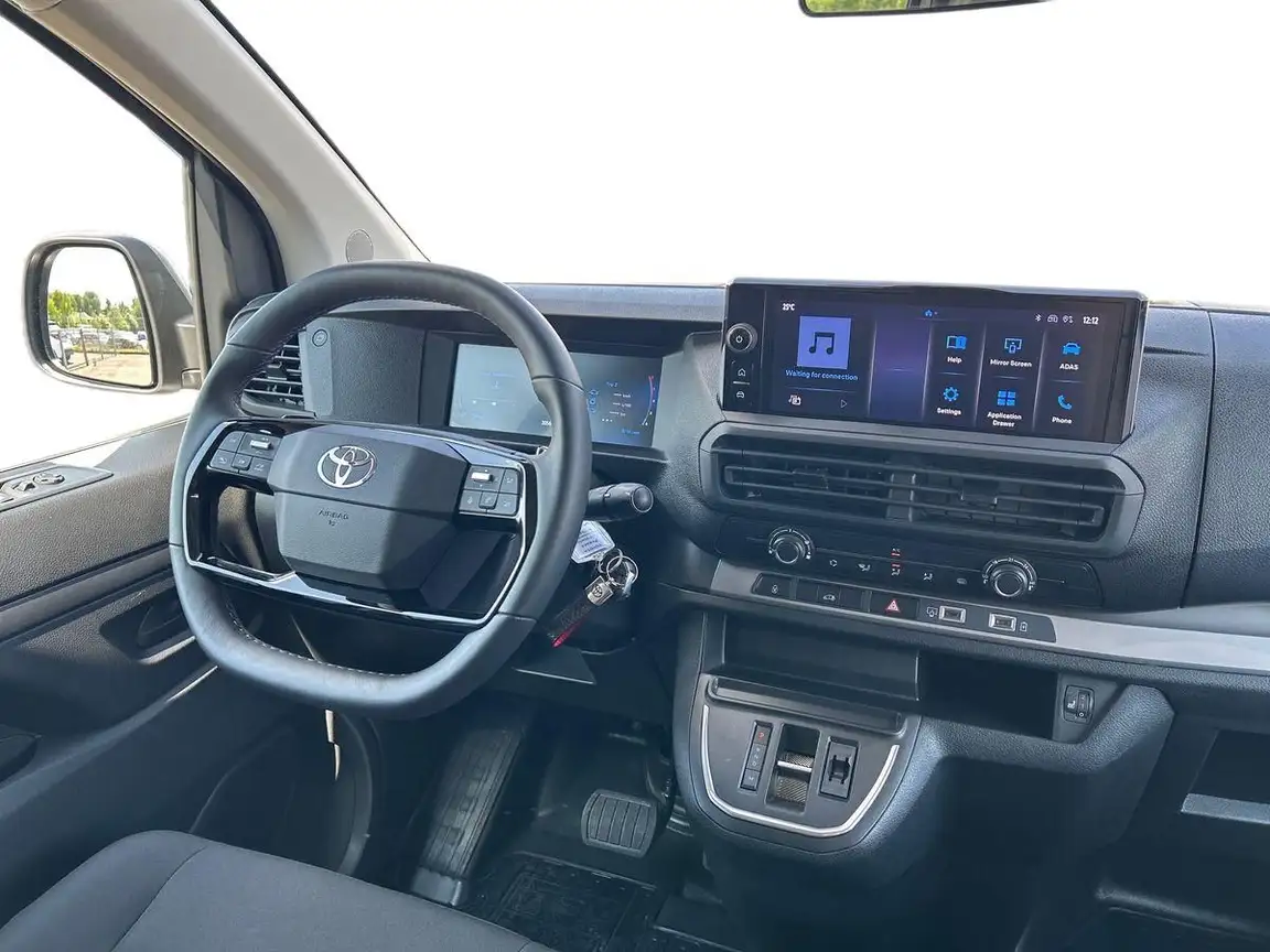 TOYOTA PROACE
