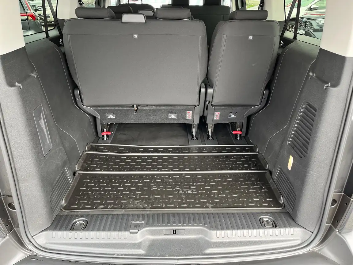TOYOTA PROACE