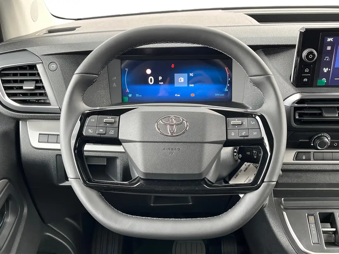 TOYOTA PROACE