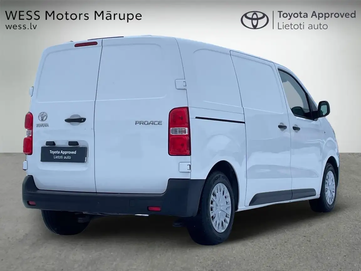 TOYOTA PROACE