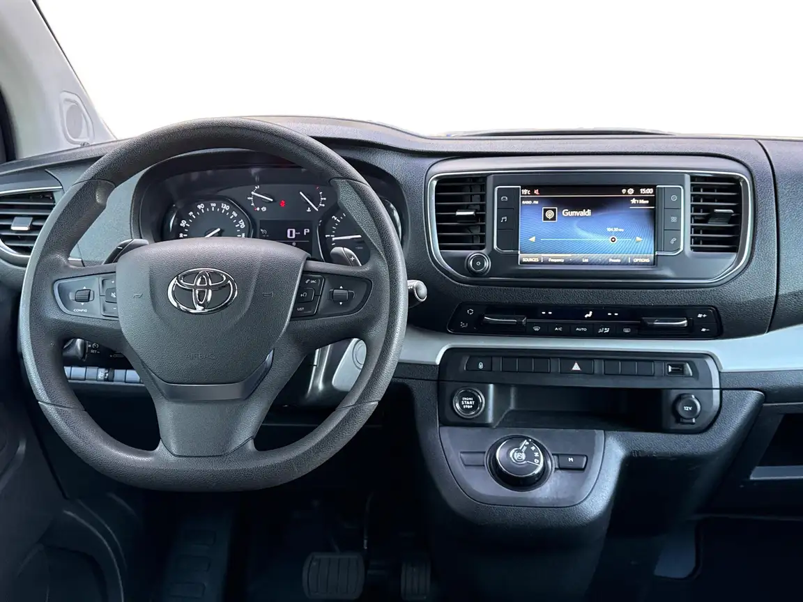 TOYOTA PROACE