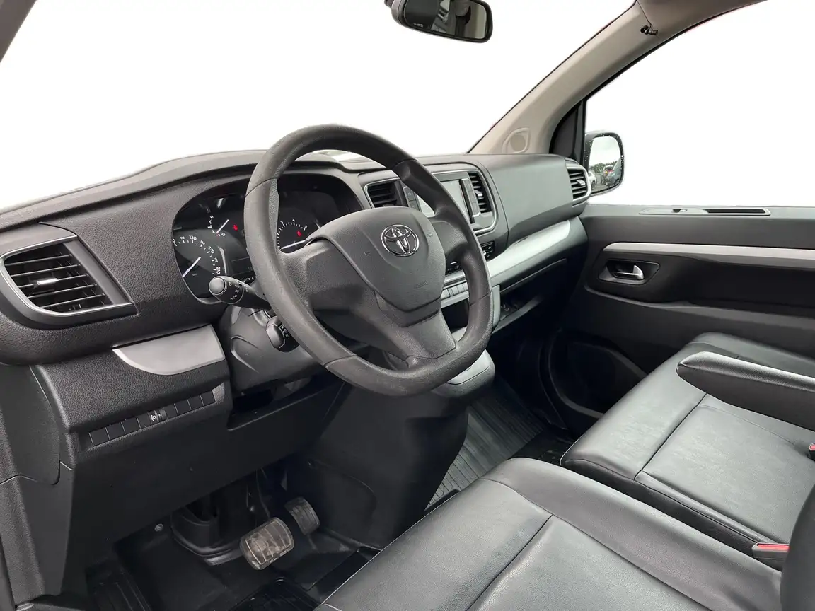 TOYOTA PROACE