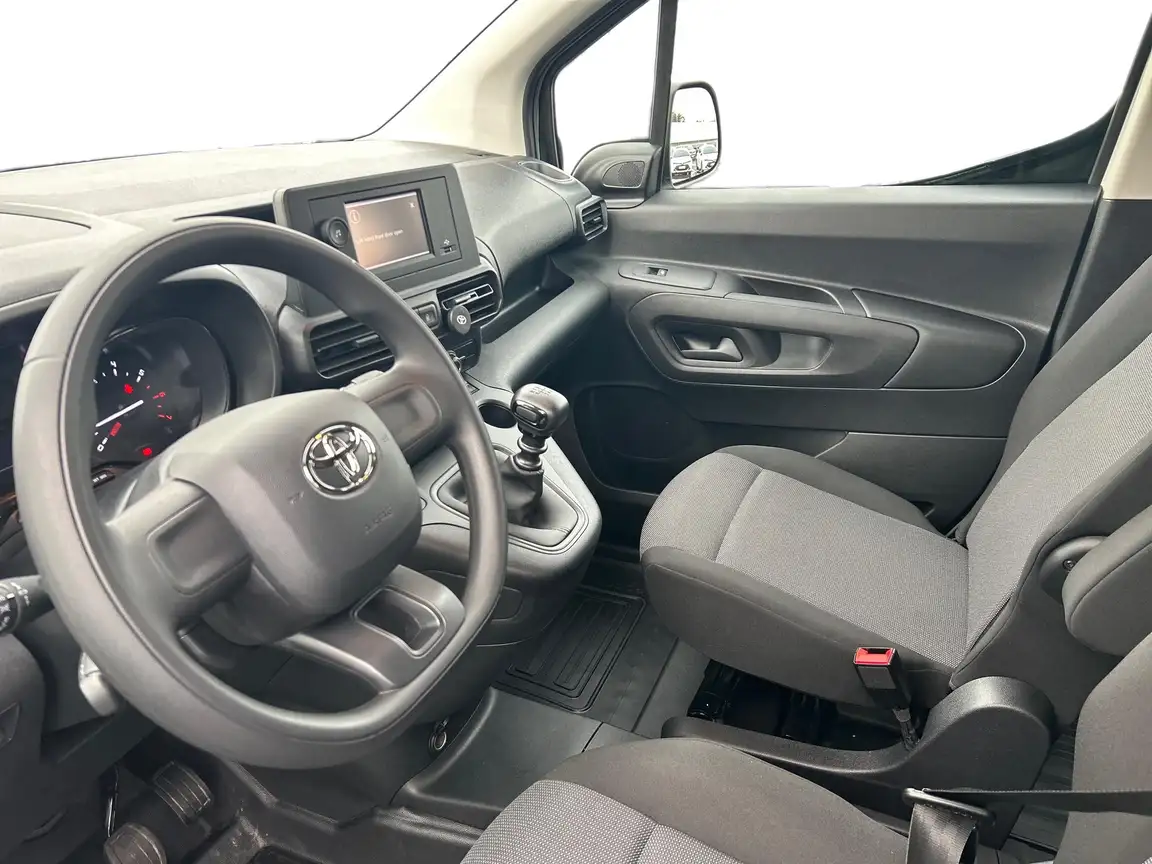 TOYOTA PROACE