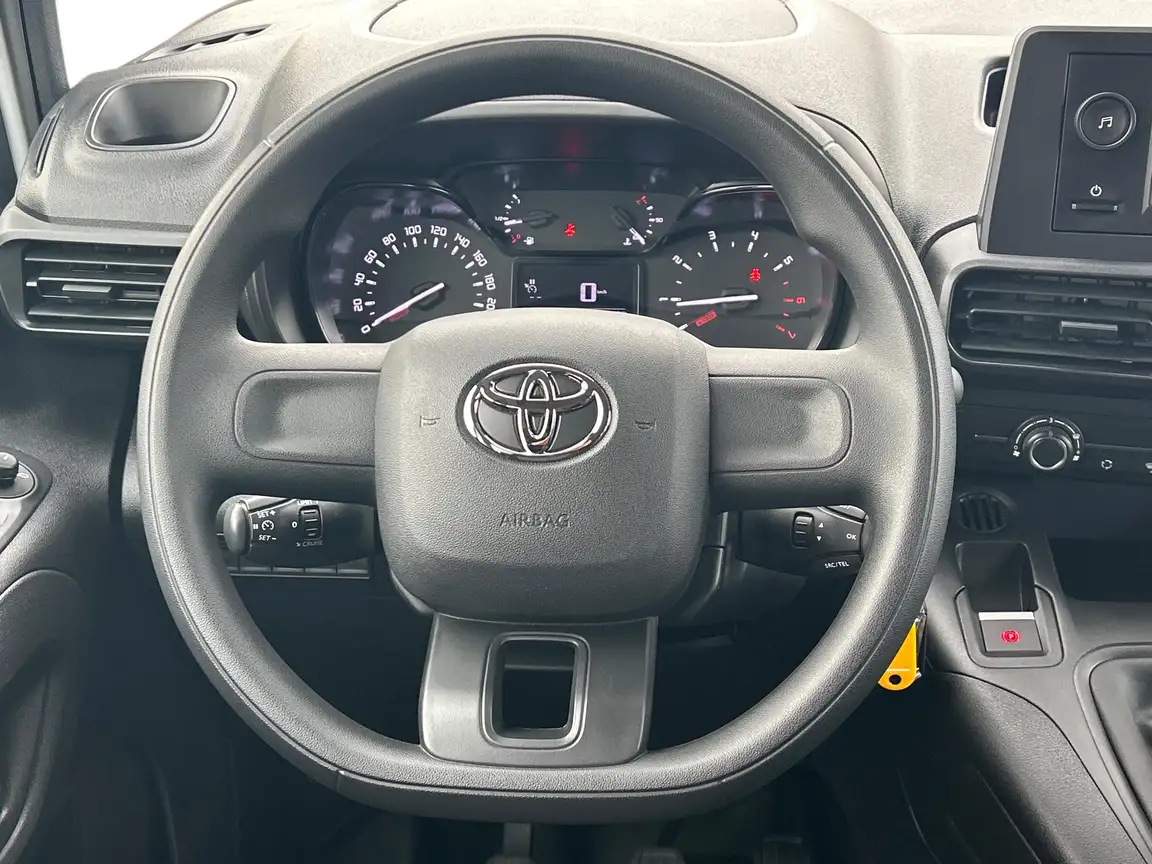 TOYOTA PROACE