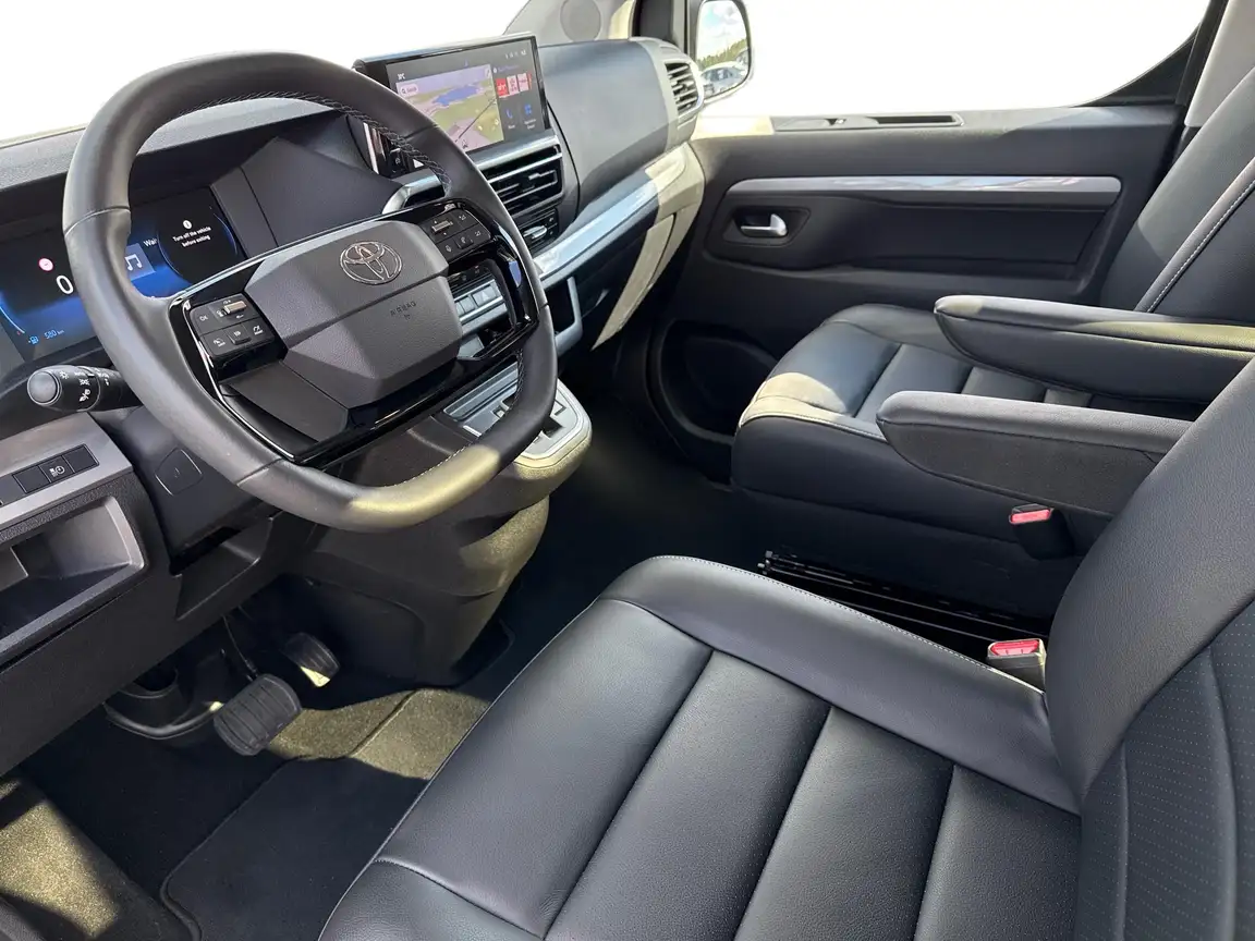 TOYOTA PROACE