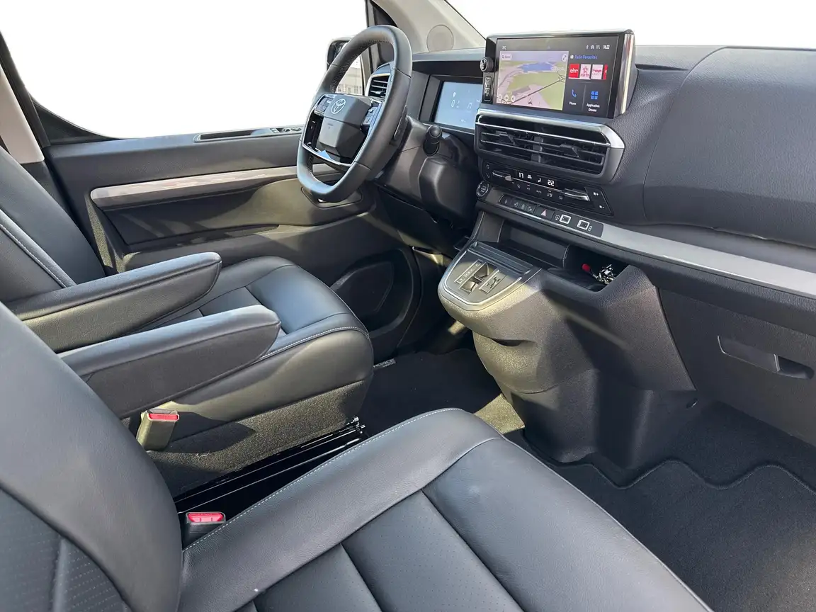TOYOTA PROACE