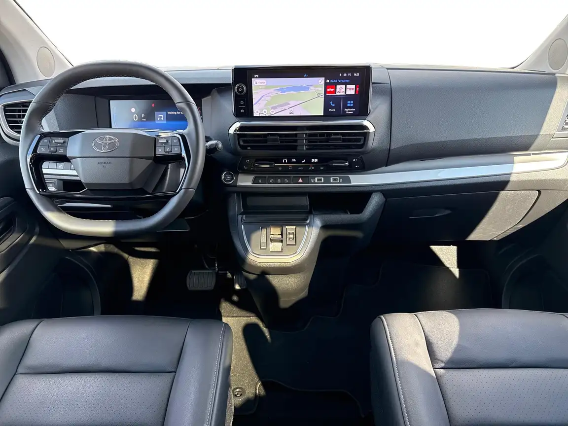 TOYOTA PROACE
