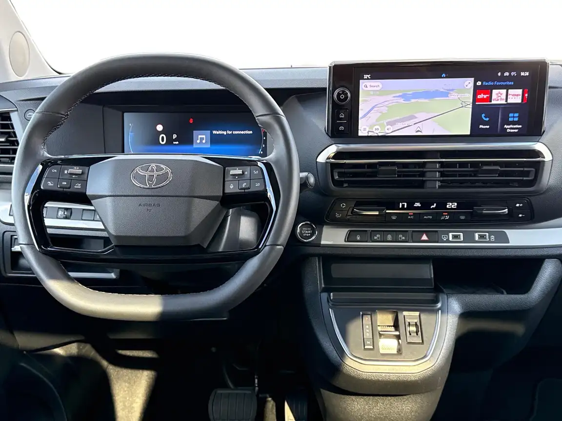 TOYOTA PROACE