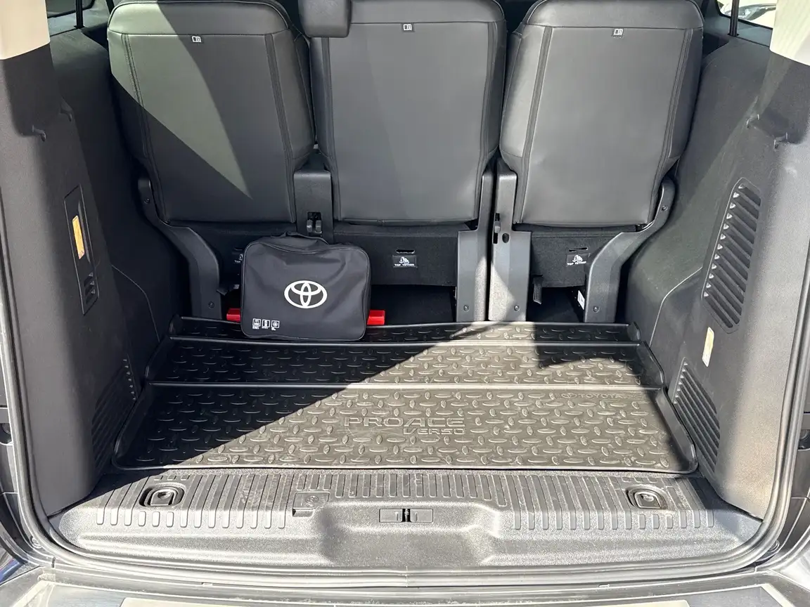 TOYOTA PROACE