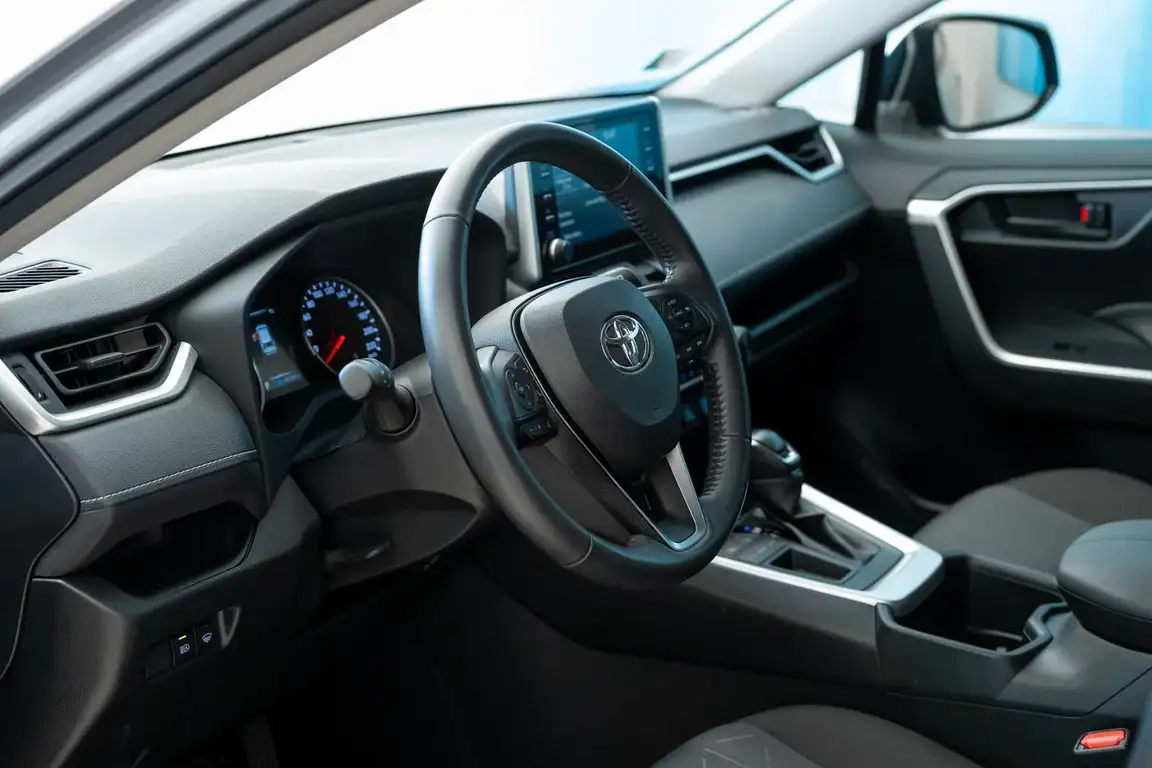 TOYOTA RAV4