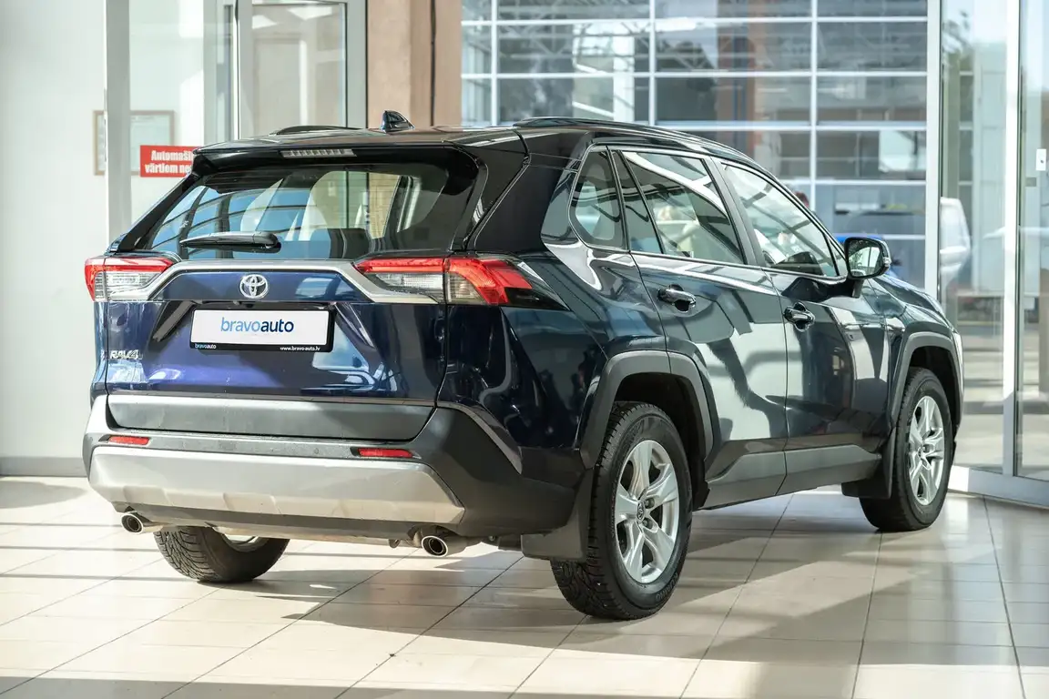 TOYOTA RAV4