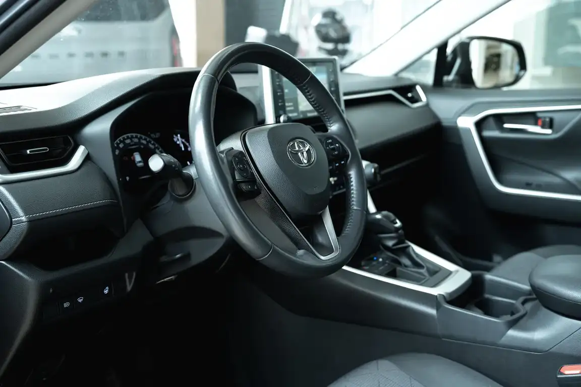TOYOTA RAV4