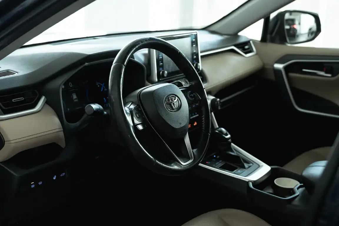 TOYOTA RAV4