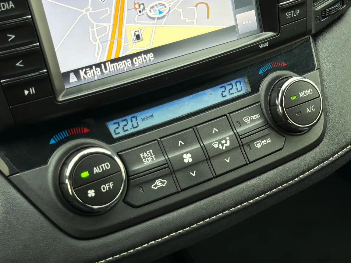 TOYOTA RAV4