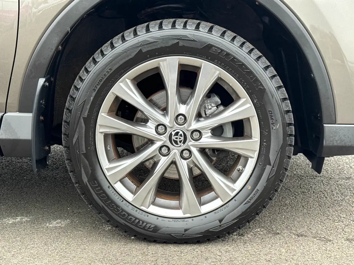 TOYOTA RAV4