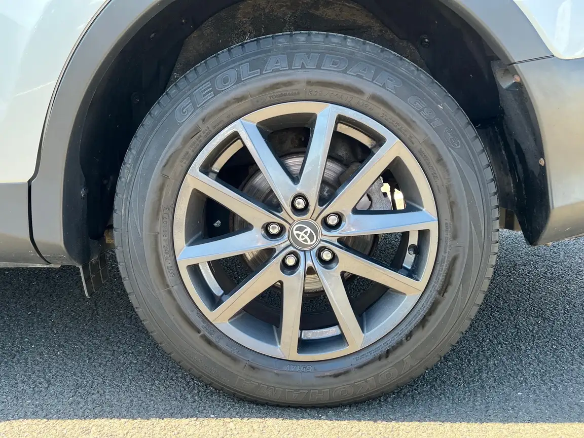 TOYOTA RAV4