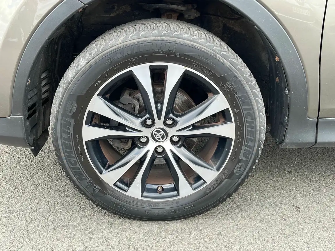 TOYOTA RAV4