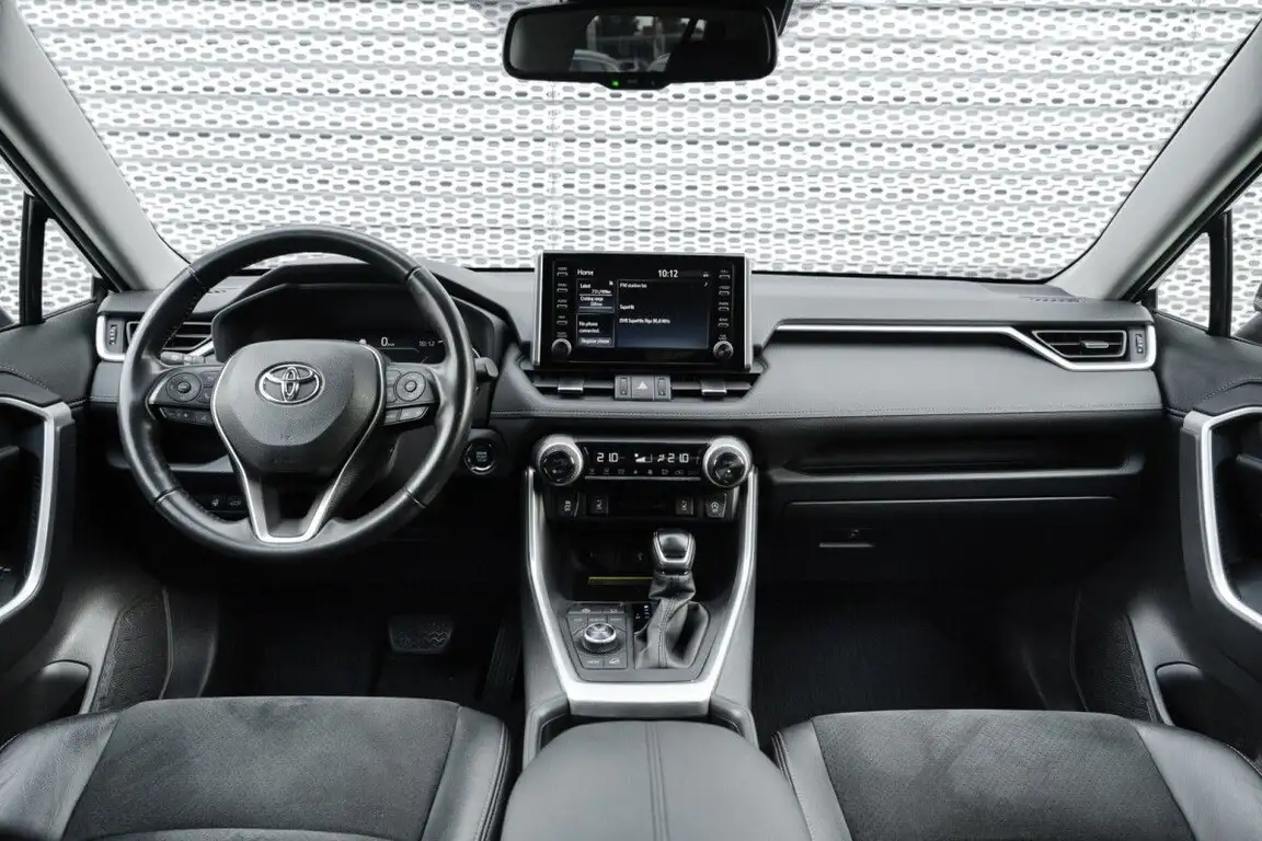 TOYOTA RAV4