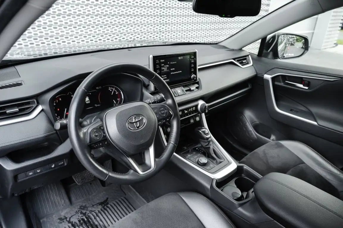 TOYOTA RAV4