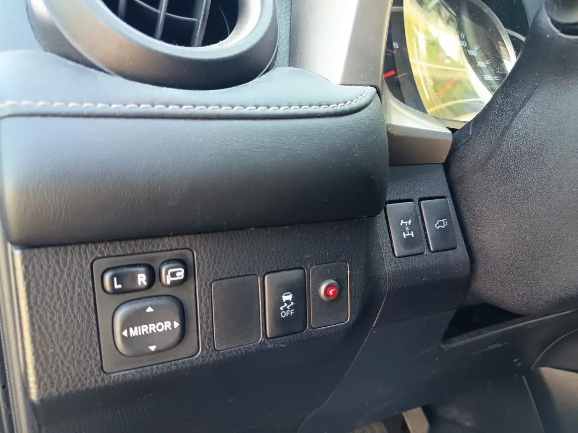 TOYOTA RAV4