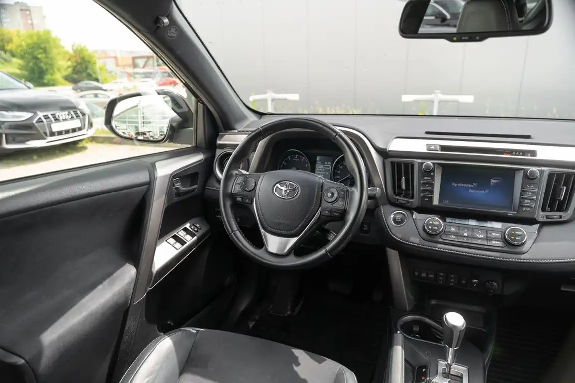 TOYOTA RAV4