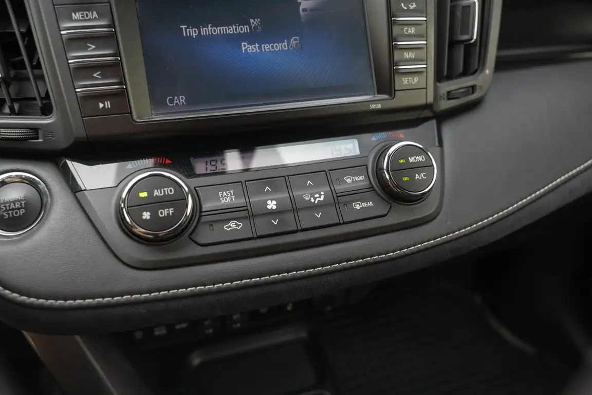 TOYOTA RAV4