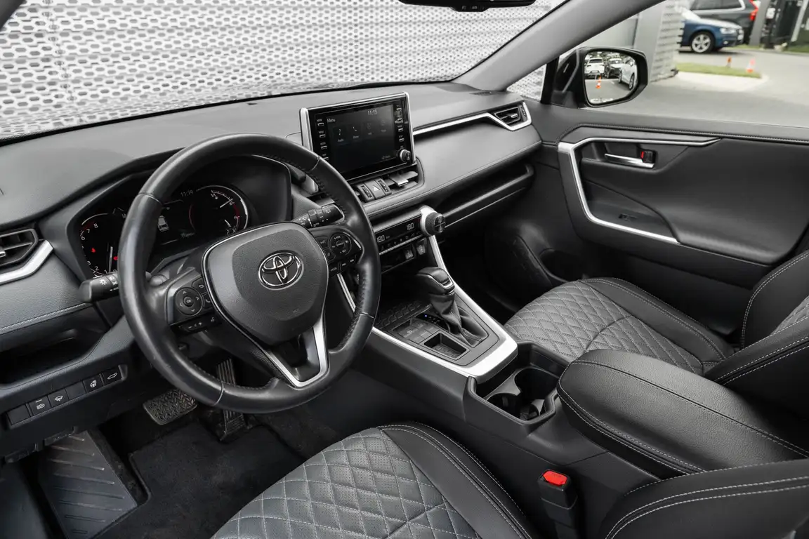 TOYOTA RAV4