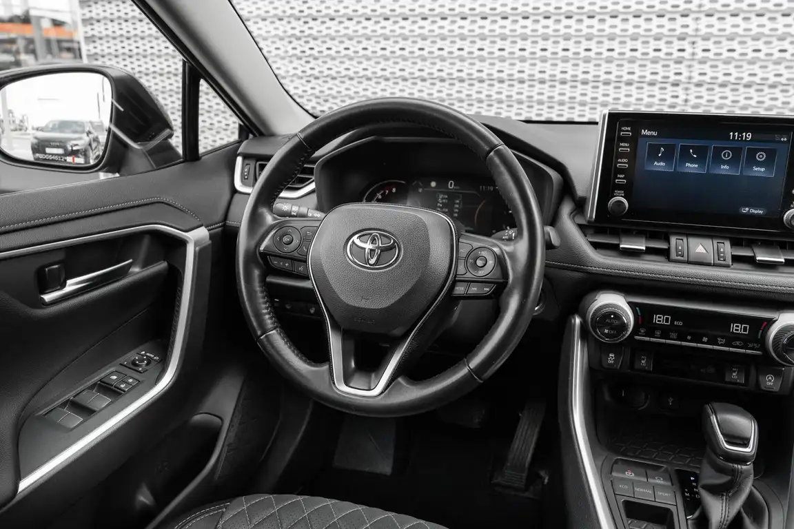 TOYOTA RAV4