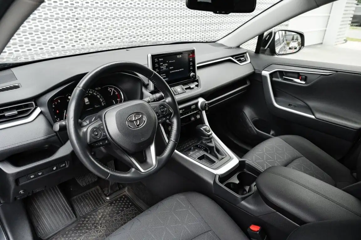 TOYOTA RAV4