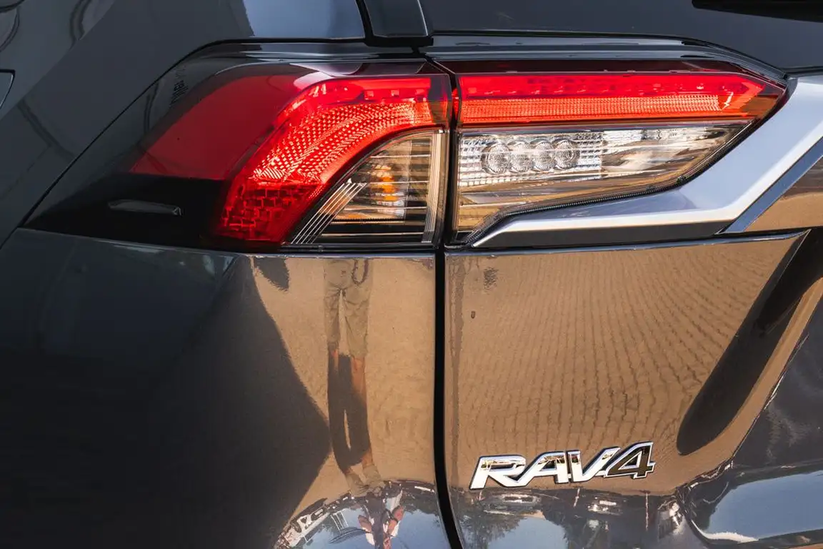 TOYOTA RAV4