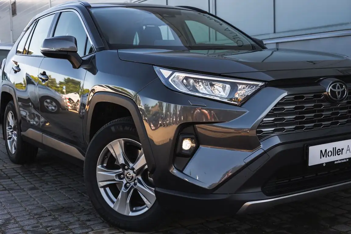 TOYOTA RAV4