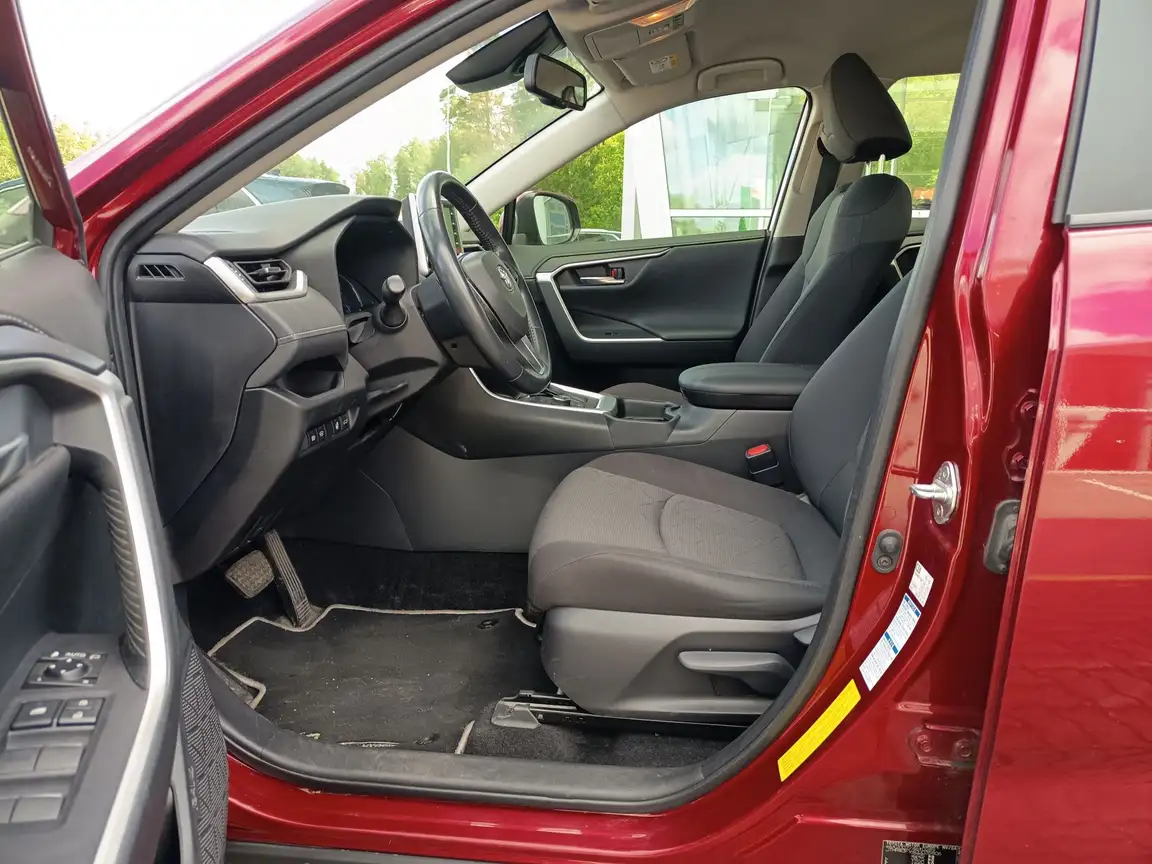 TOYOTA RAV4