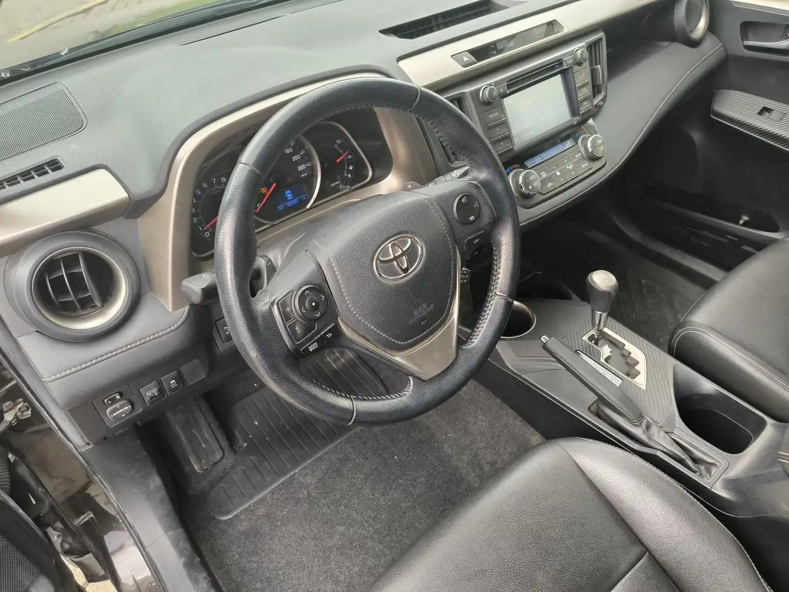 TOYOTA RAV4