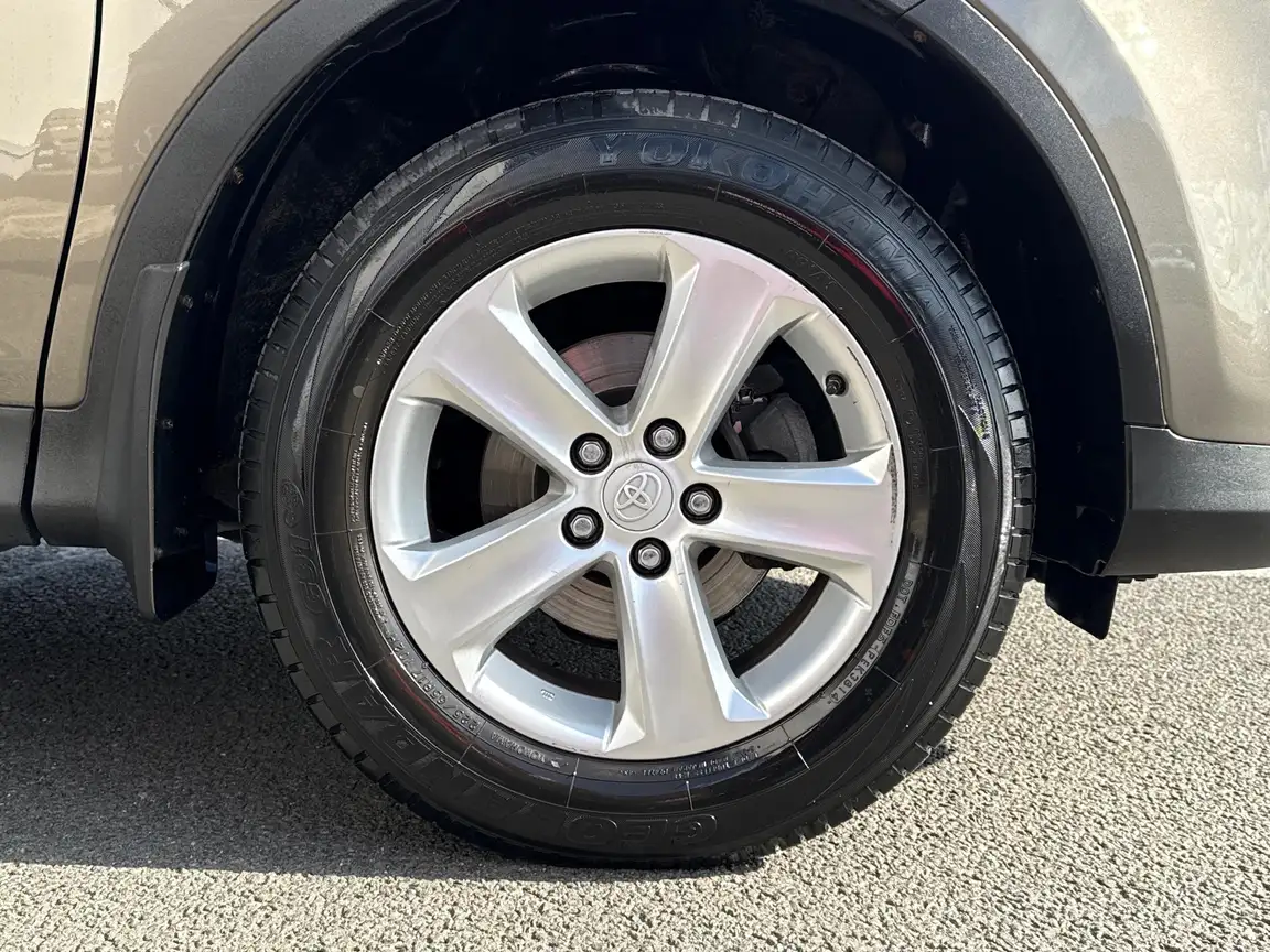 TOYOTA RAV4