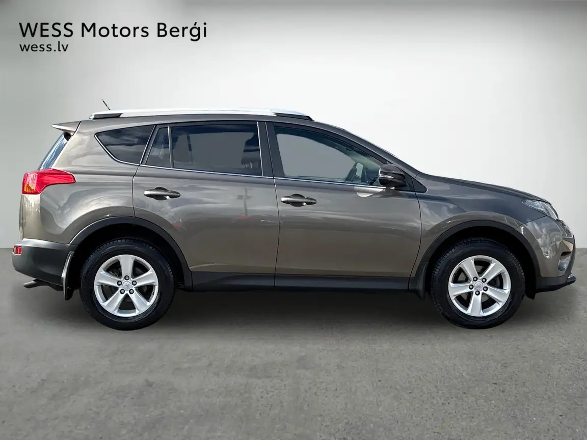 TOYOTA RAV4