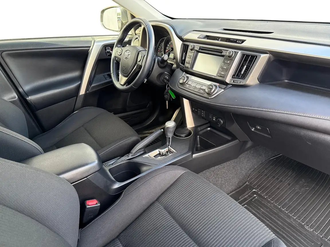 TOYOTA RAV4