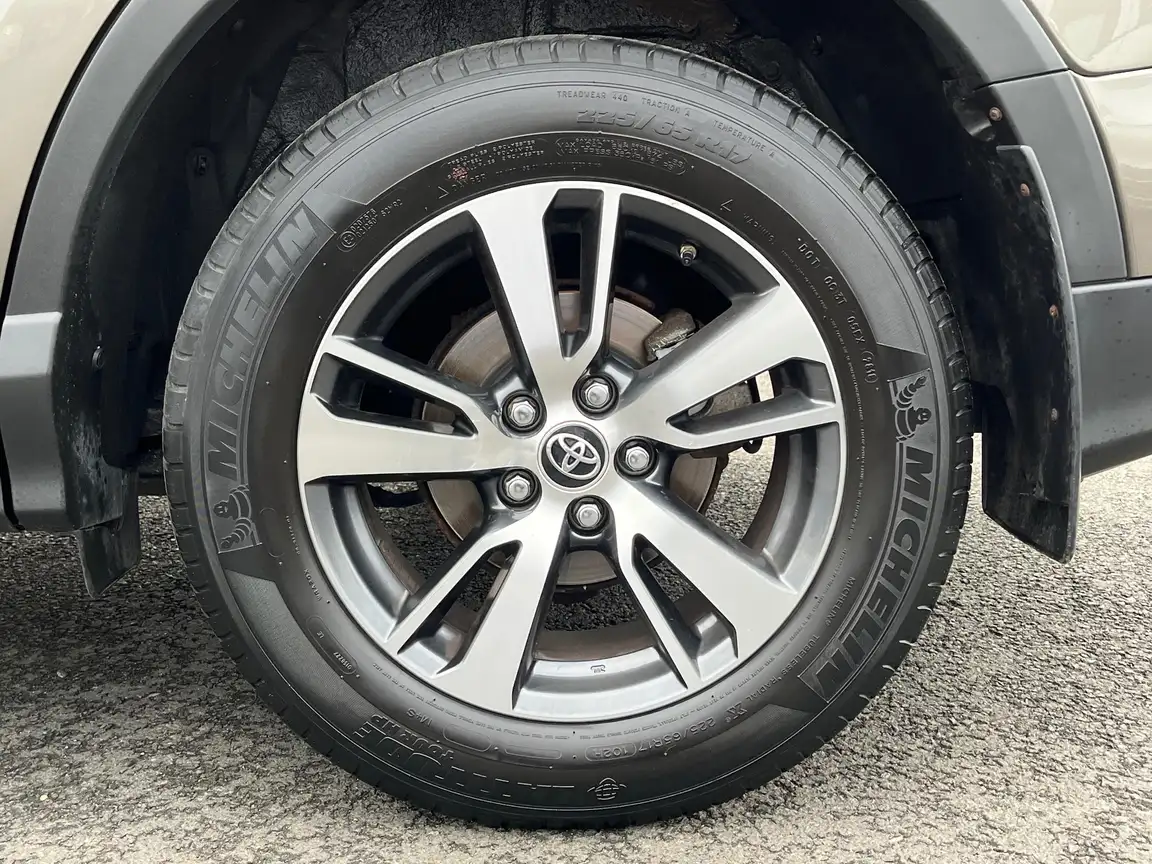 TOYOTA RAV4