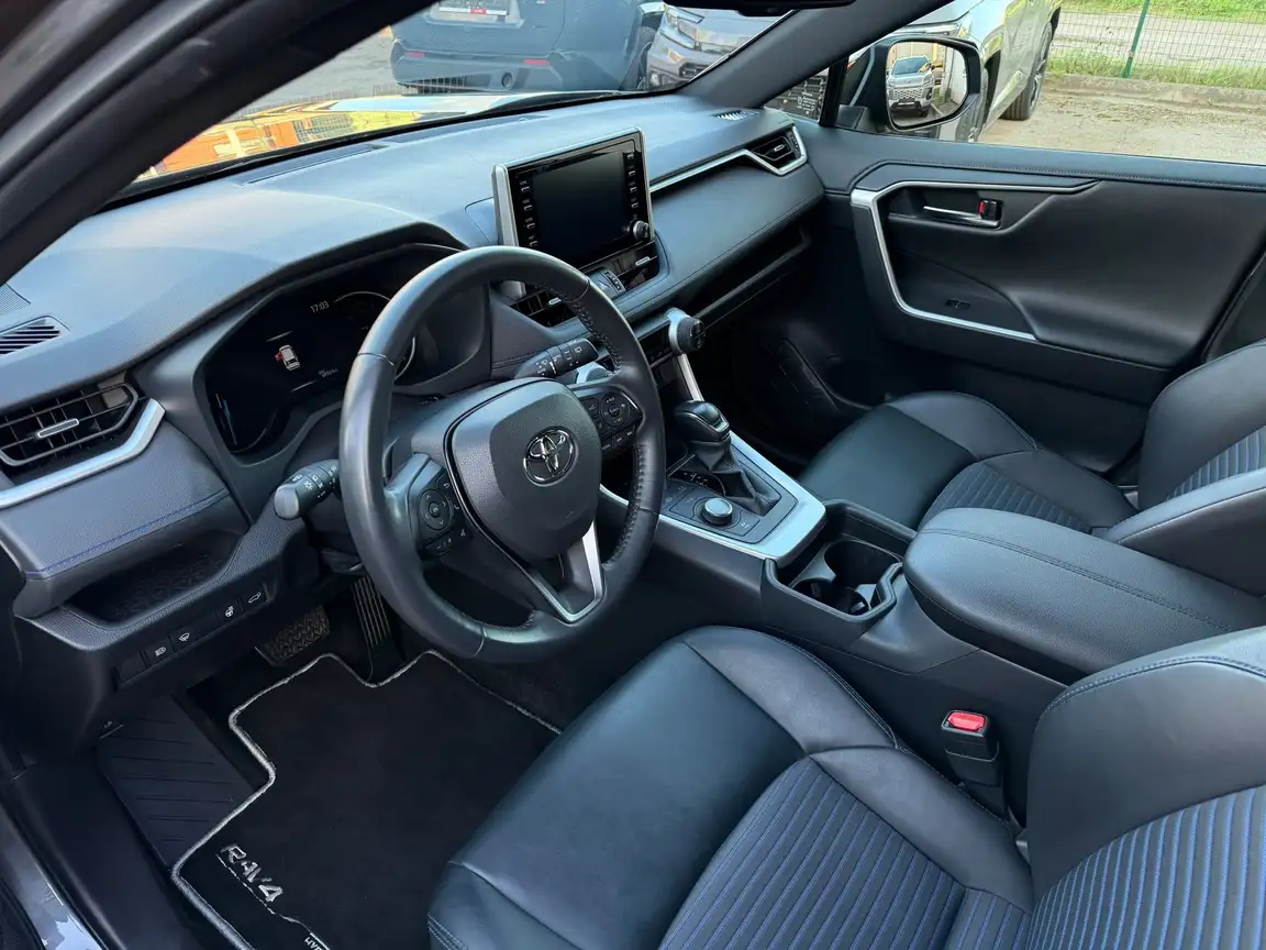 TOYOTA RAV4