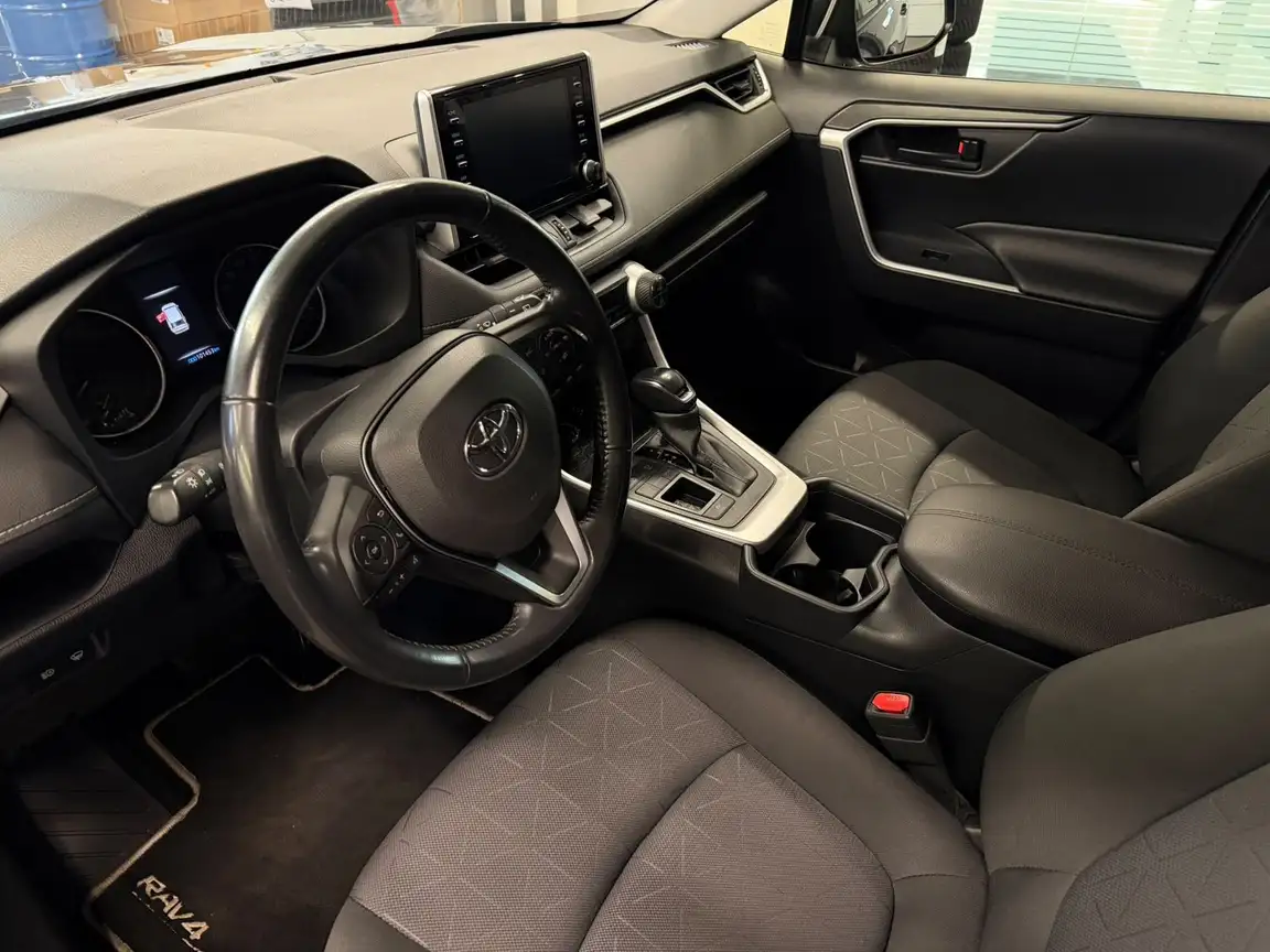 TOYOTA RAV4
