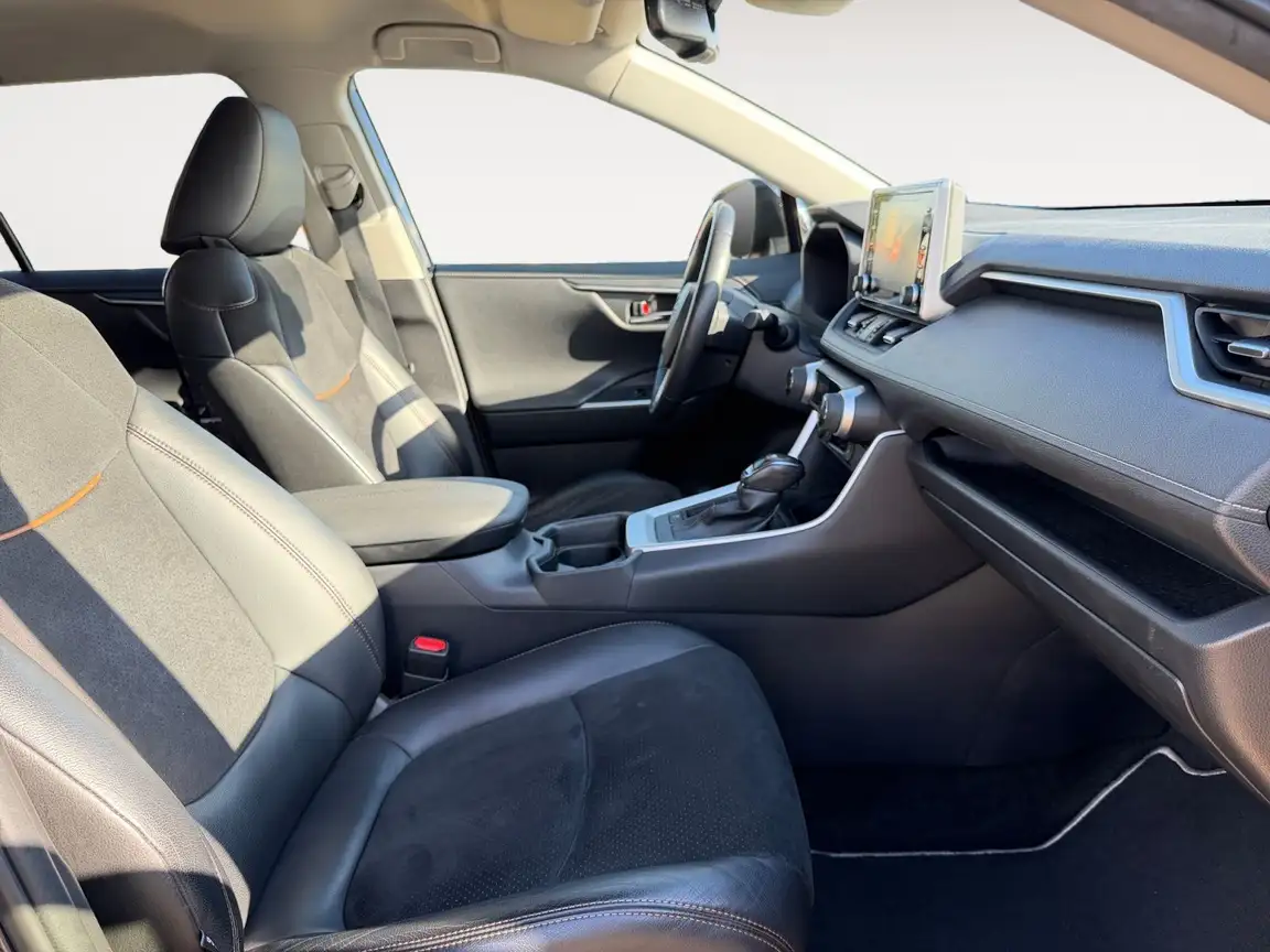 TOYOTA RAV4